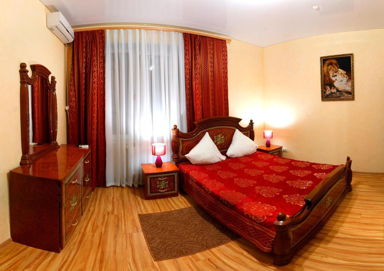 فندق De Luxe خميلنيك المظهر الخارجي الصورة