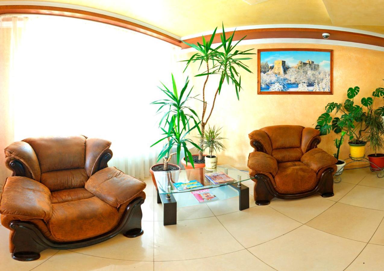 فندق De Luxe خميلنيك المظهر الخارجي الصورة